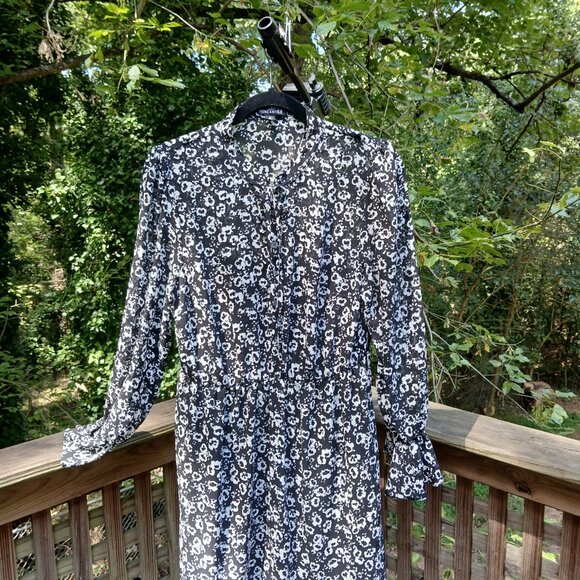 'Ditsey' Black & White Chiffon Floral Flowy &  Long Wrist Ruffles  Midi Sz M - Picture 2 of 12